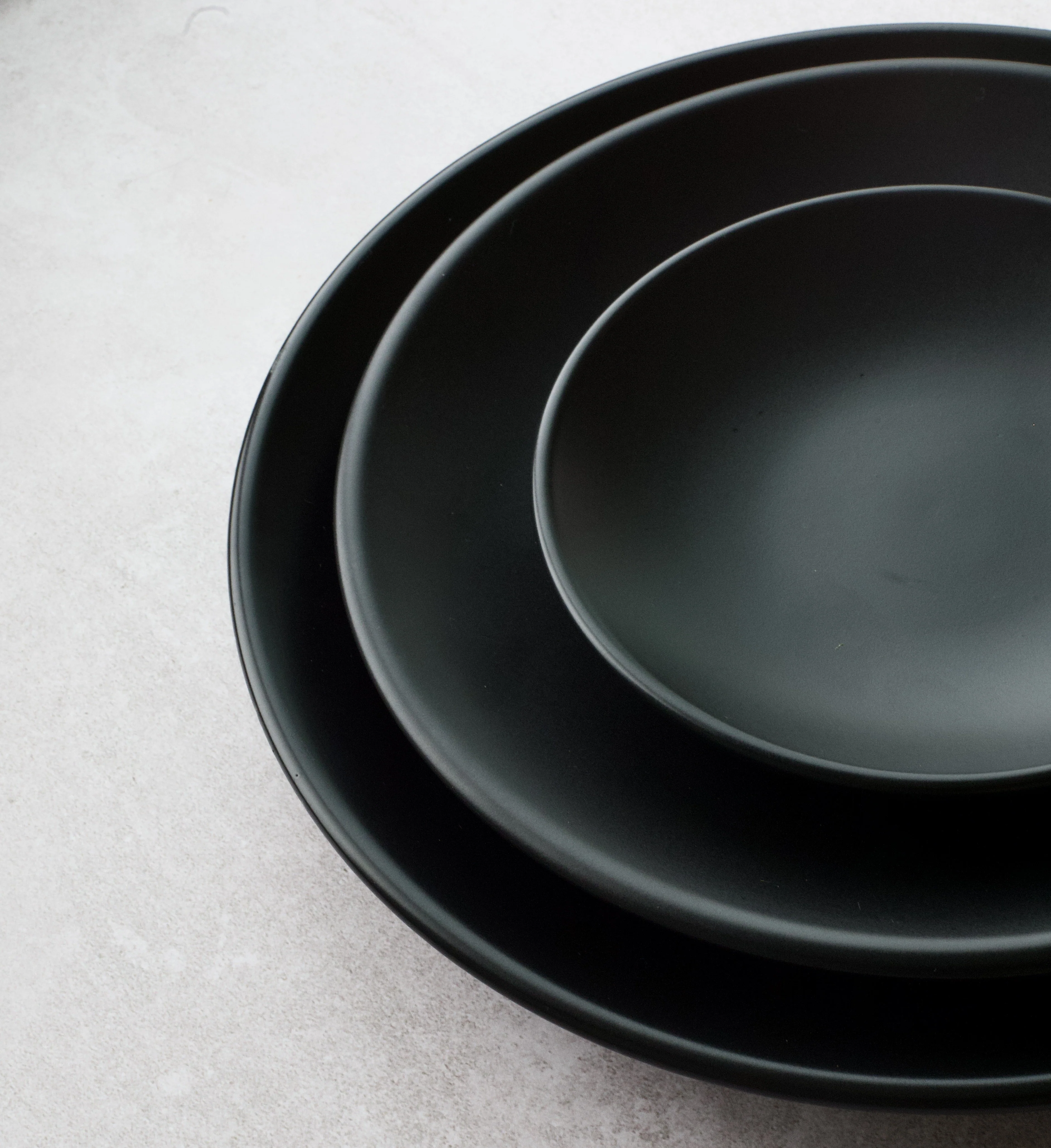 Plato Trinche 27 cm Sin Relieve Negro Mate | Chena - Image 2